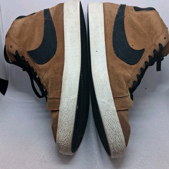 Nike SB Men\'s Blazer Mid Sneaker Light Tan/Black Size 9 main image 6